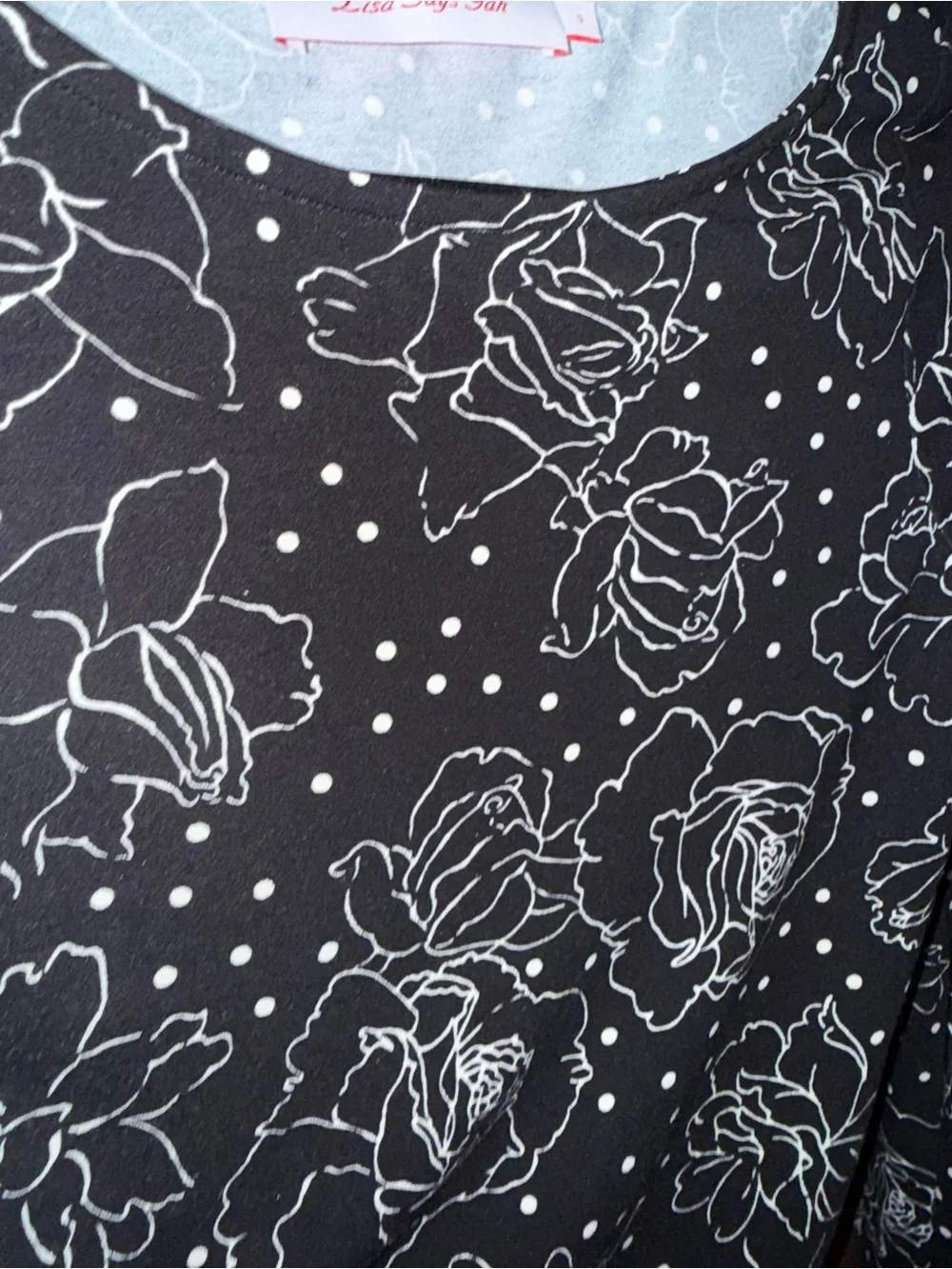 Lisa Says Gah Black Long-Sleeve Floral Print Top - Picture 2 of 8